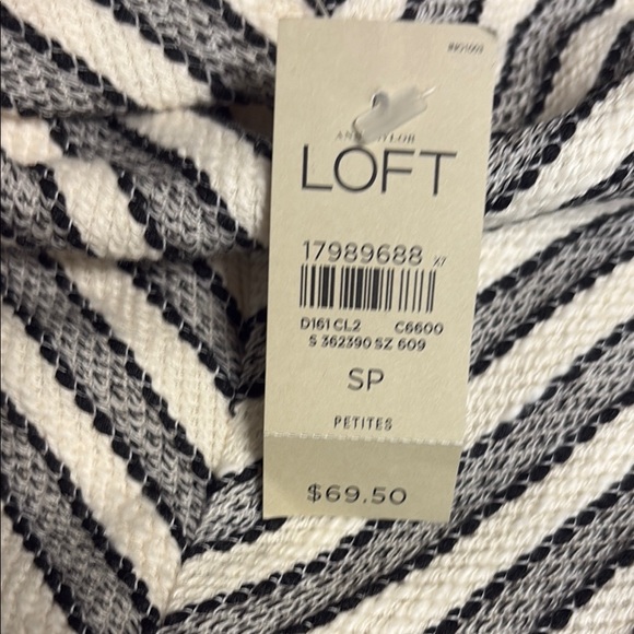 Mini skirt - Picture 2 of 2